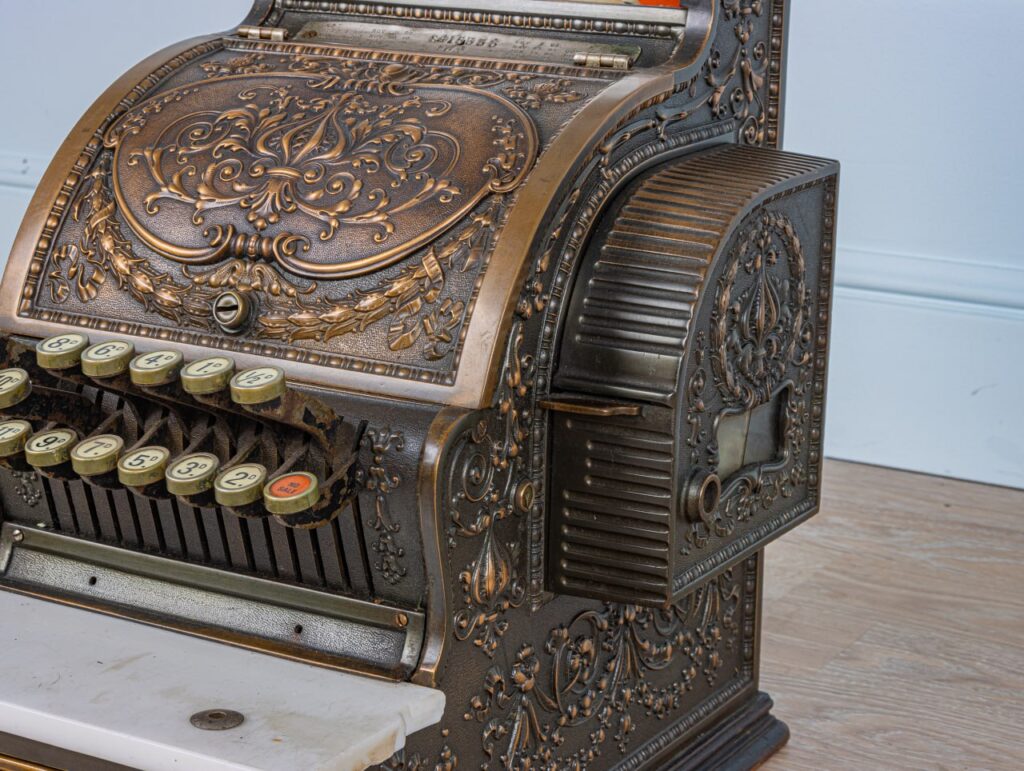 Антикварний касовий апарат «National Cash Register»
