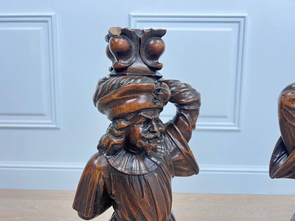 Антикварний декор для меблів (колони)