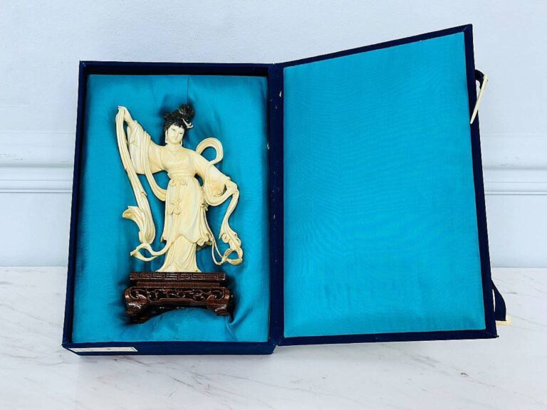 Antik Salon – Старовинні меблі та інтер'єр