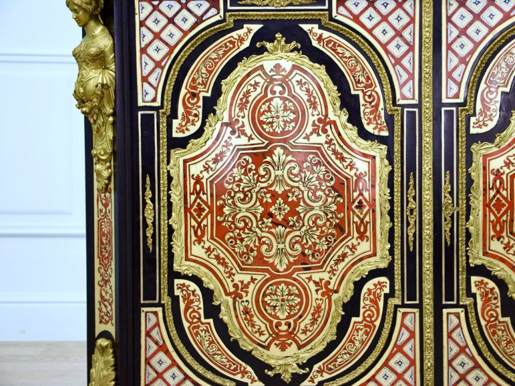 Антикварний комод у стилі Буль (Boulle)