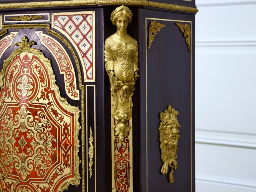 Антикварний комод у стилі Буль (Boulle)