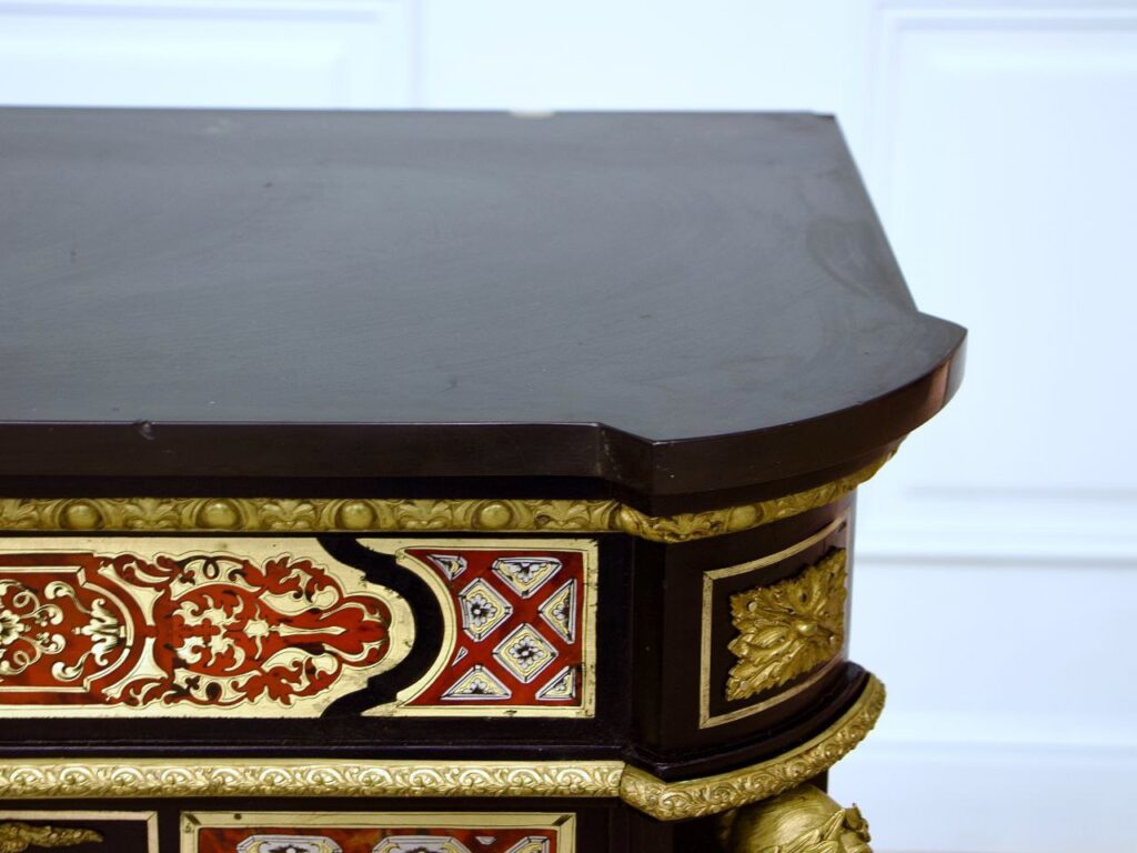Антикварний комод у стилі Буль (Boulle)