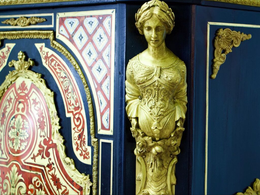 Антикварний комод у стилі Буль (Boulle)