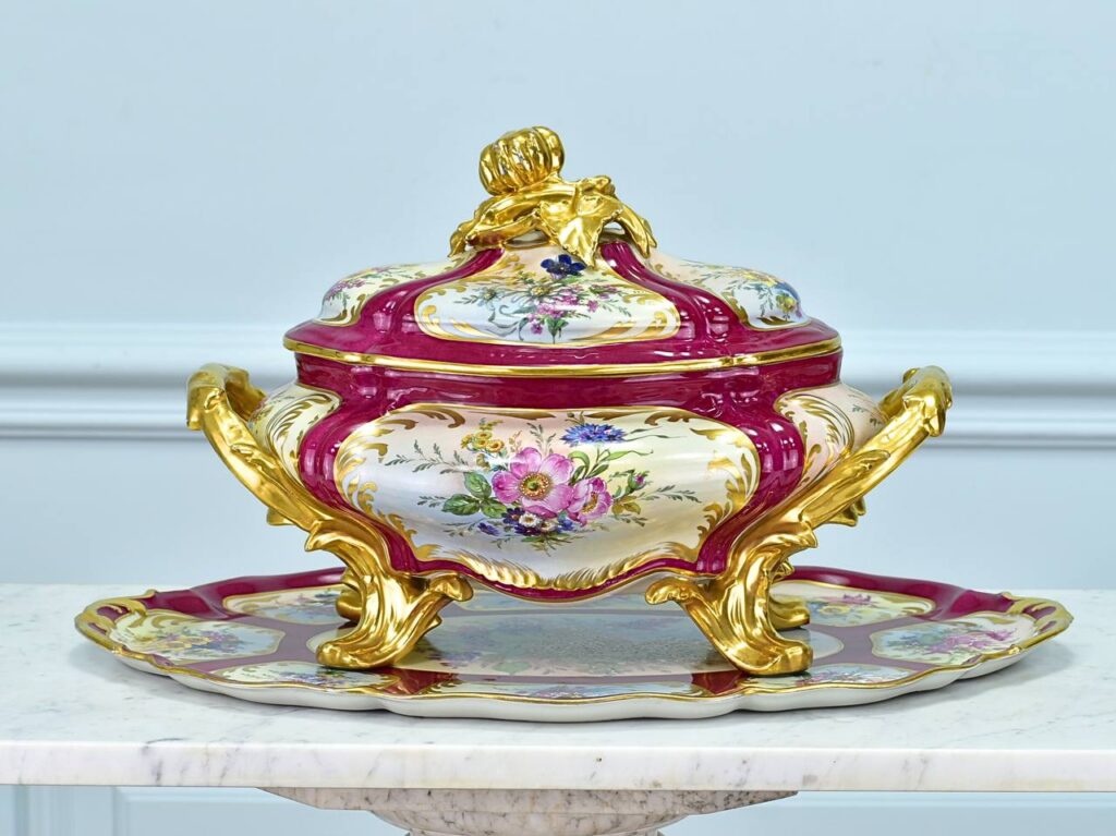 Вінтажна супниця (теріна) Limoges «Ribes»