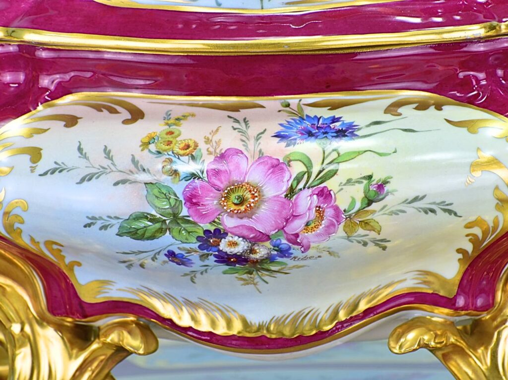 Вінтажна супниця (теріна) Limoges «Ribes»