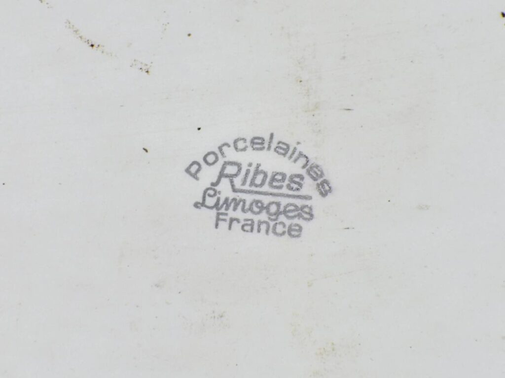 Вінтажна супниця (теріна) Limoges «Ribes»
