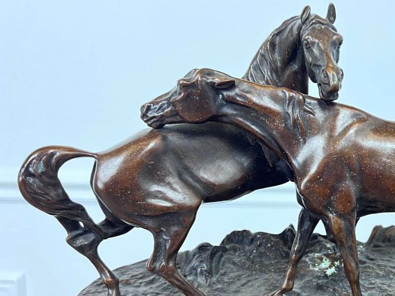 Антикварна скульптура «Chevaux» («Коні») з бронзи