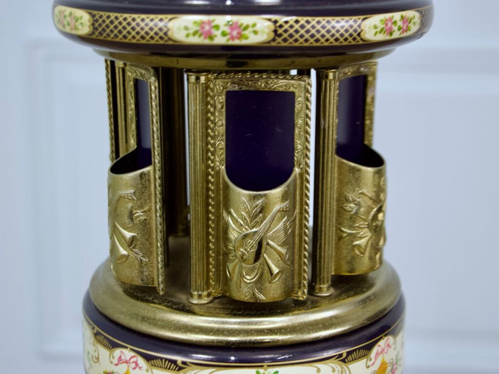 Вінтажний х'юмідор з музичною скринькою