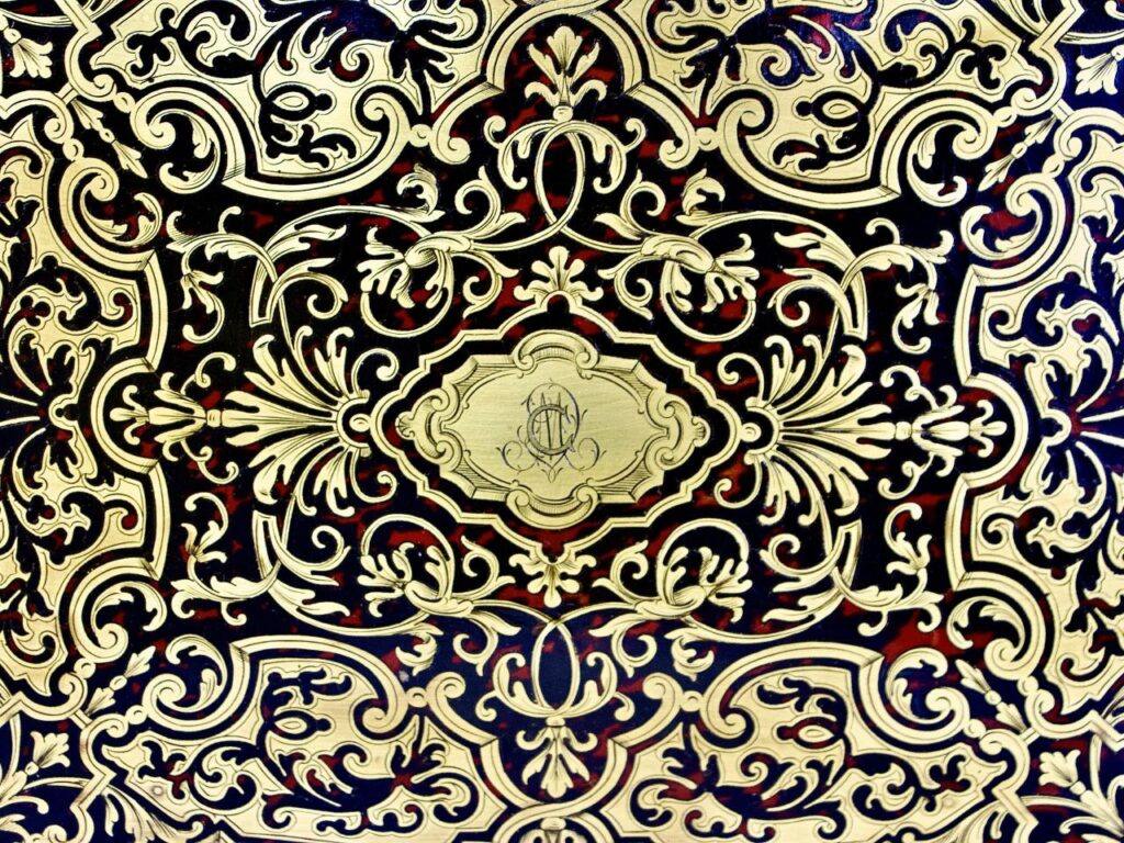 Антикварна шкатулка в стилі Буль (Boulle)