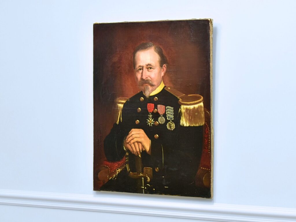 Антикварний портрет офіцера