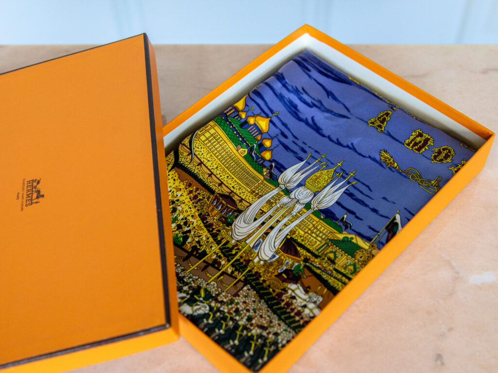 Вінтажна шовкова хустка Hermès