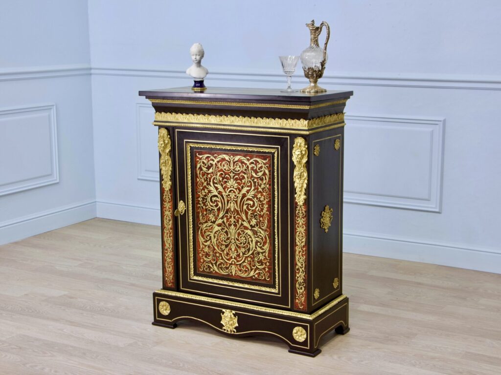 Антикварний комод у стилі Буль (Boulle)