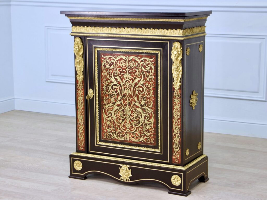 Антикварний комод у стилі Буль (Boulle)