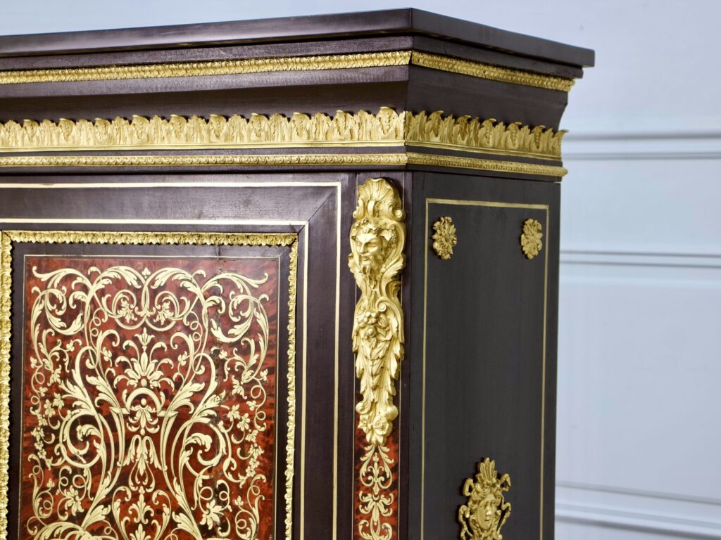 Антикварний комод у стилі Буль (Boulle)