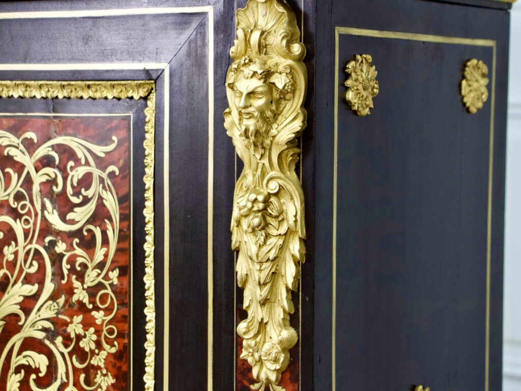 Антикварний комод у стилі Буль (Boulle)