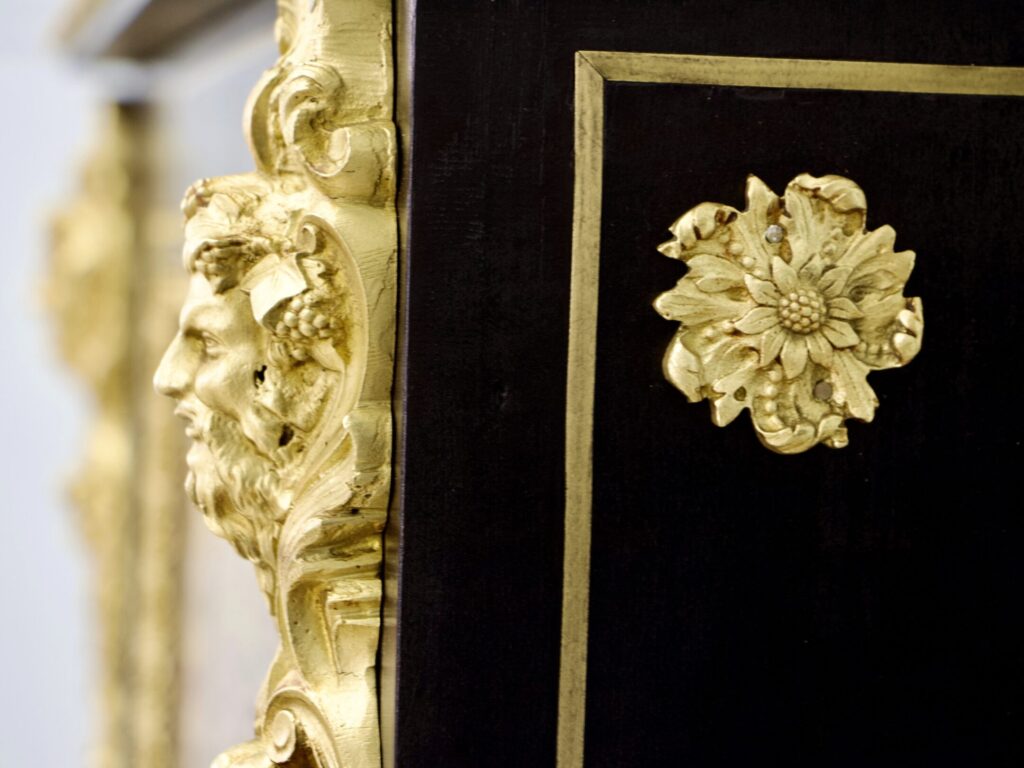Антикварний комод у стилі Буль (Boulle)