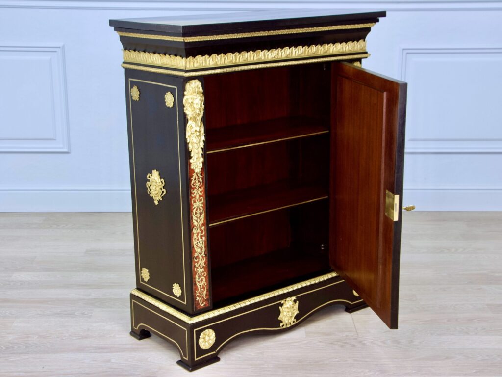 Антикварний комод у стилі Буль (Boulle)