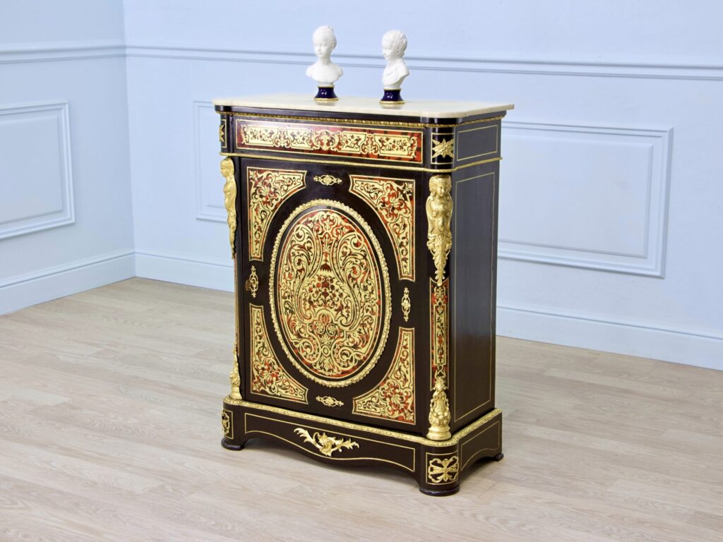 Антикварний комод в стилі Буль (Boulle)