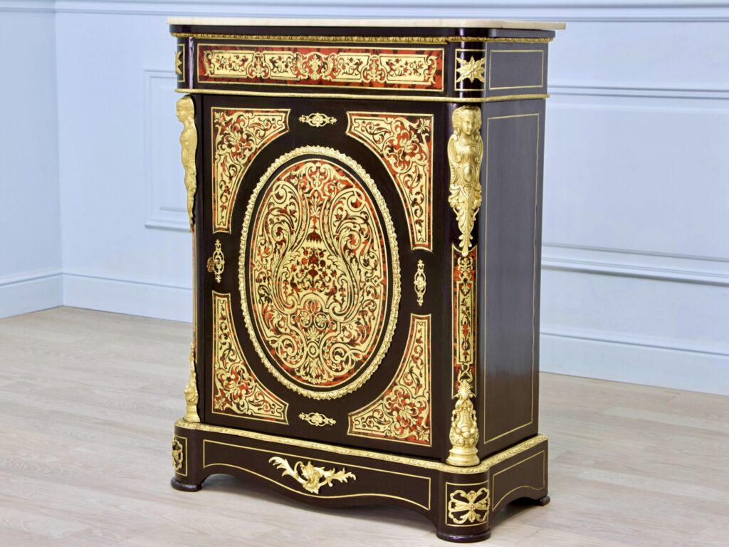Антикварний комод в стилі Буль (Boulle)