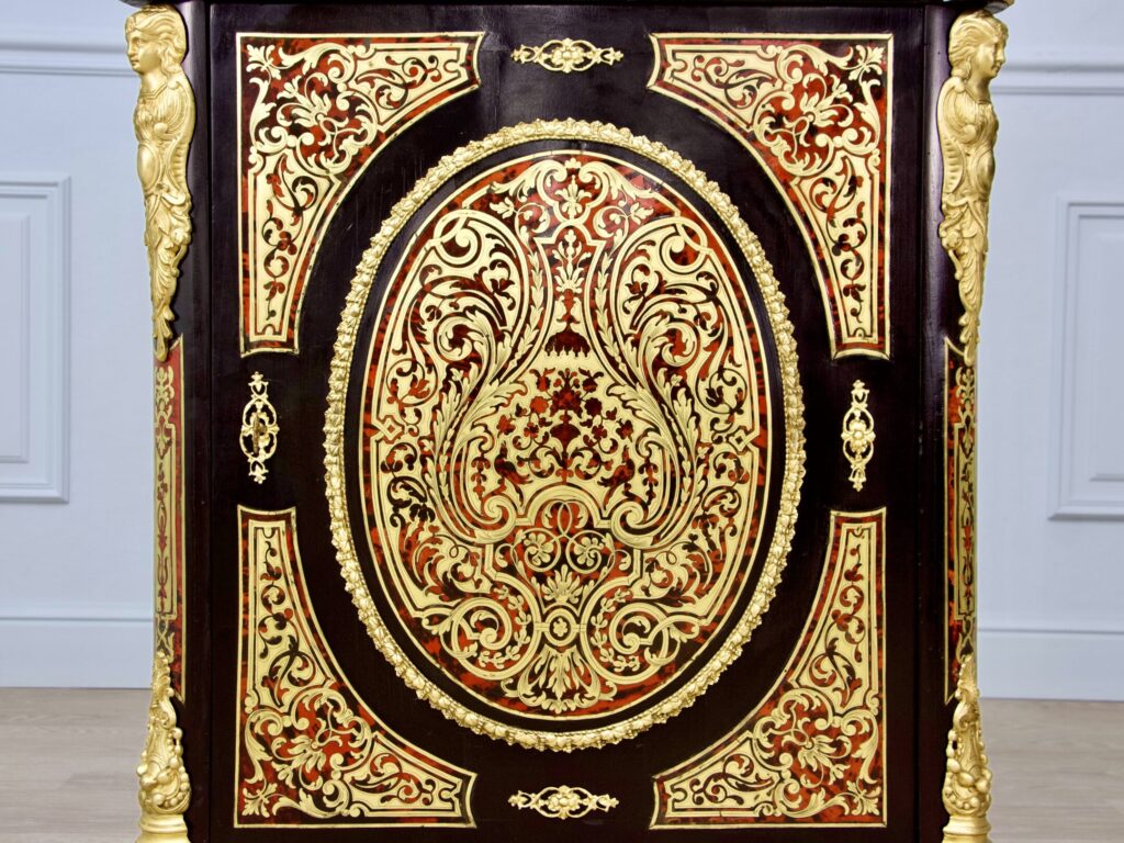 Антикварний комод в стилі Буль (Boulle)