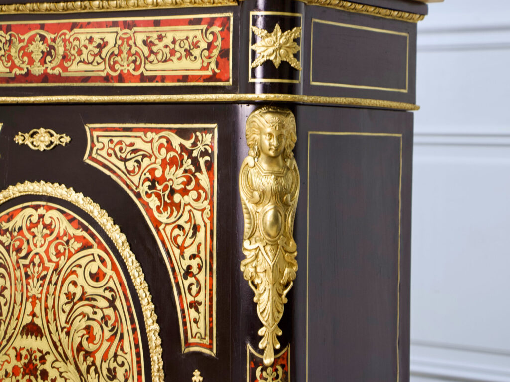 Антикварний комод в стилі Буль (Boulle)