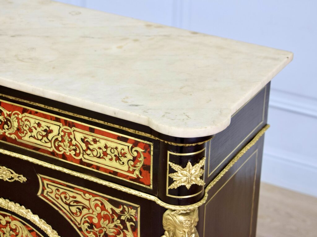 Антикварний комод в стилі Буль (Boulle)