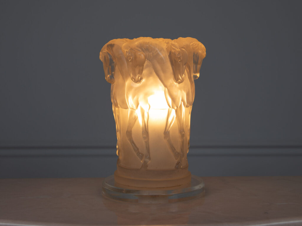 Вінтажна настільна лампа в стилі Lalique