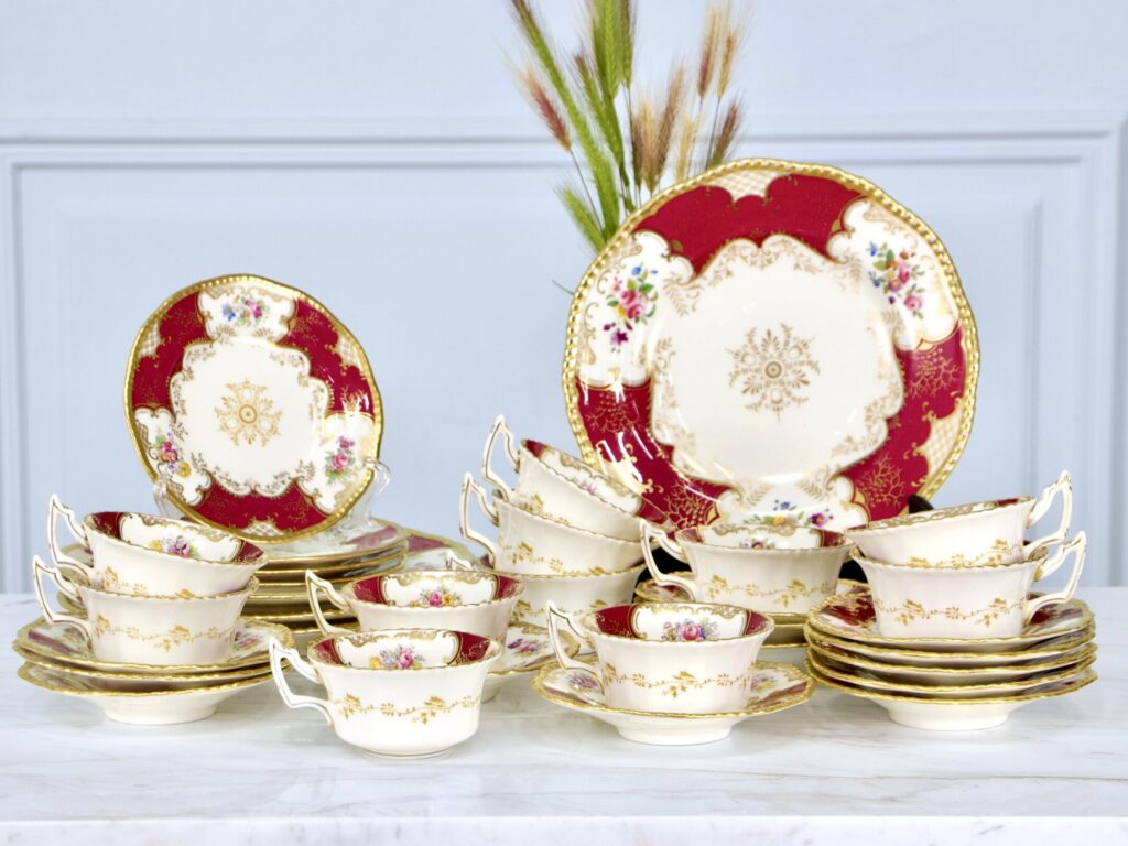 Антикварний порцеляновий сервіз Coalport