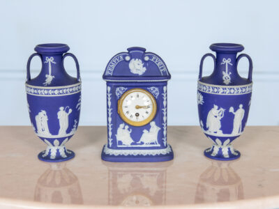 Антикварний годинник з вазами Wedgwood