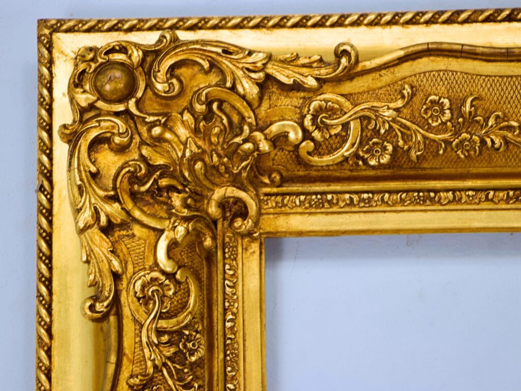 Антикварна рама в стилі Людовика XV