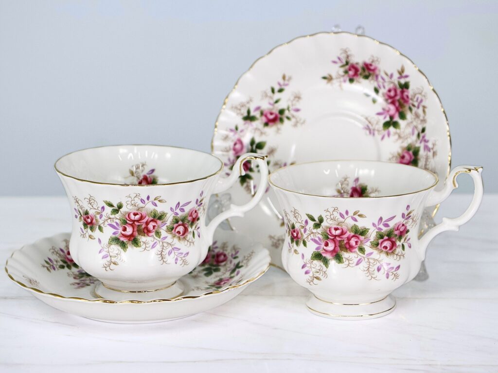Вінтажні чайні пари Royal Albert «Lavender Rose»
