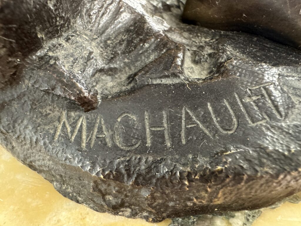 Настільна скульптура «Хлопчик з рибою», П. Е. Машо (Paul Émile Machault)