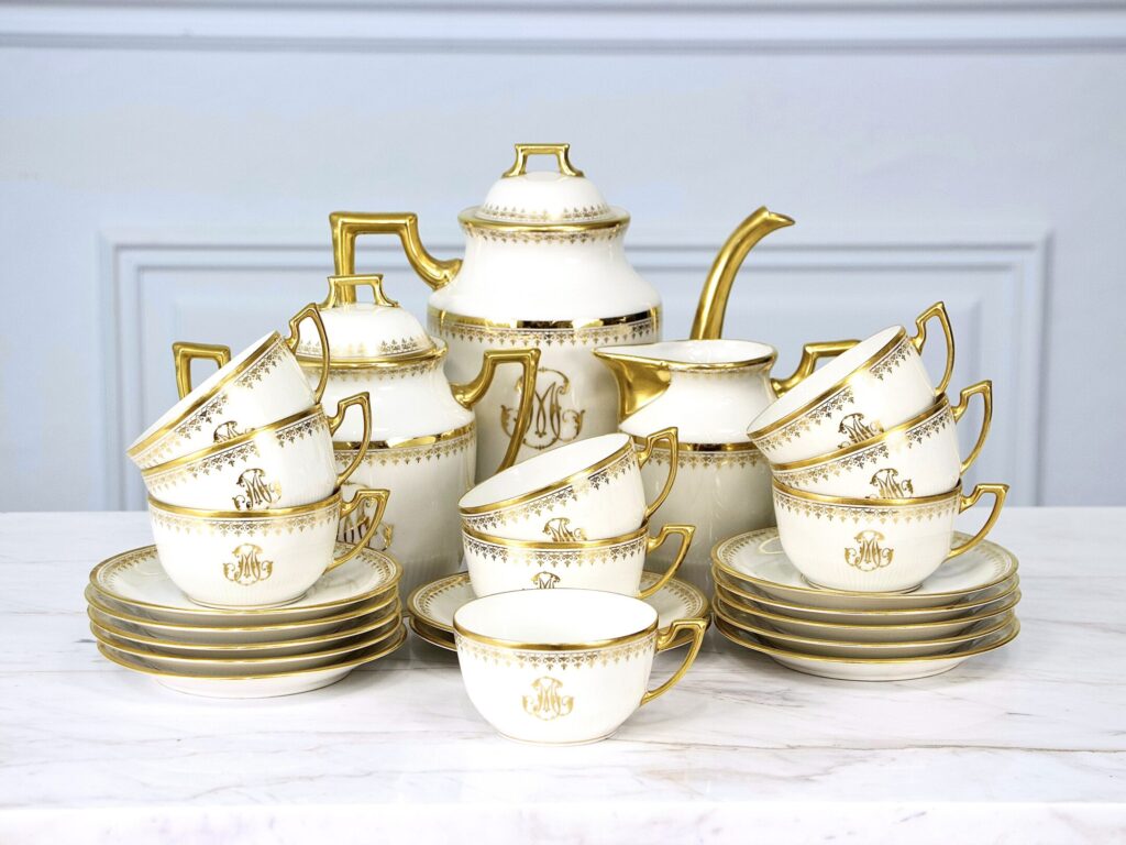 Фарфоровый чайный сервиз P.P. Limoges
