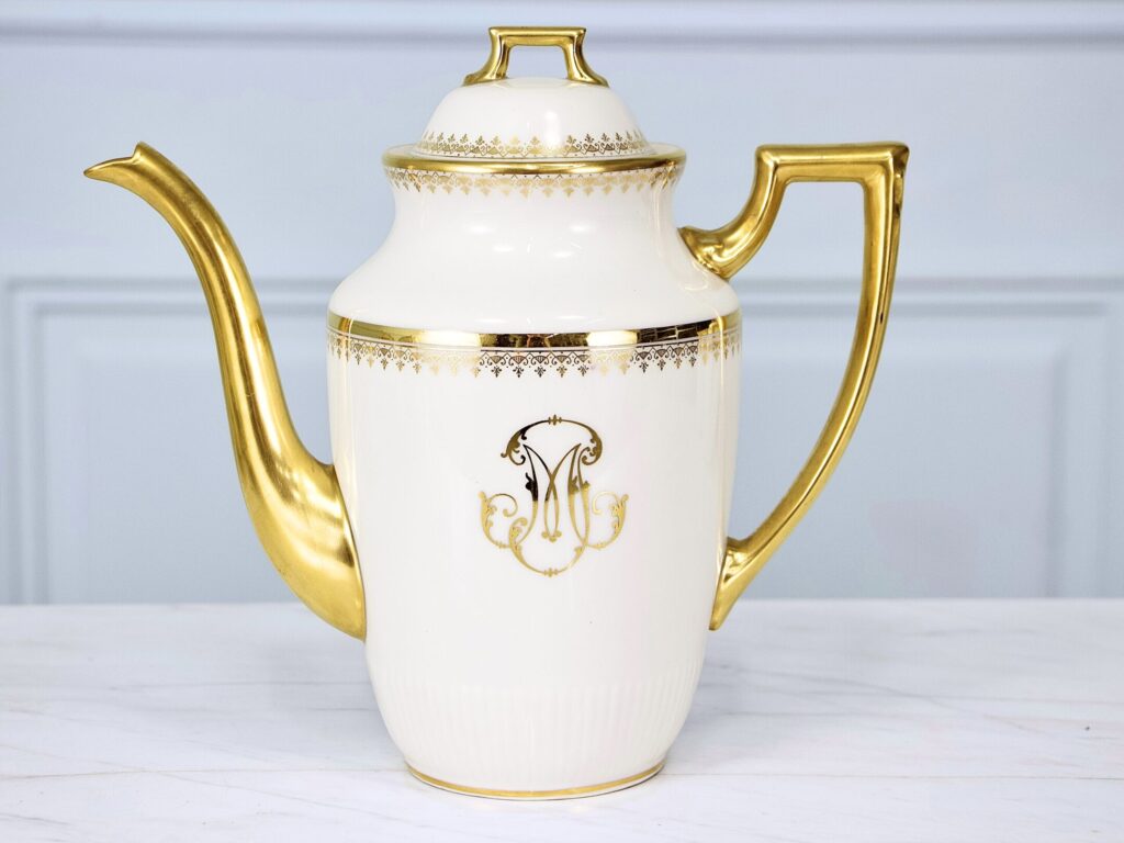 Фарфоровый чайный сервиз P.P. Limoges