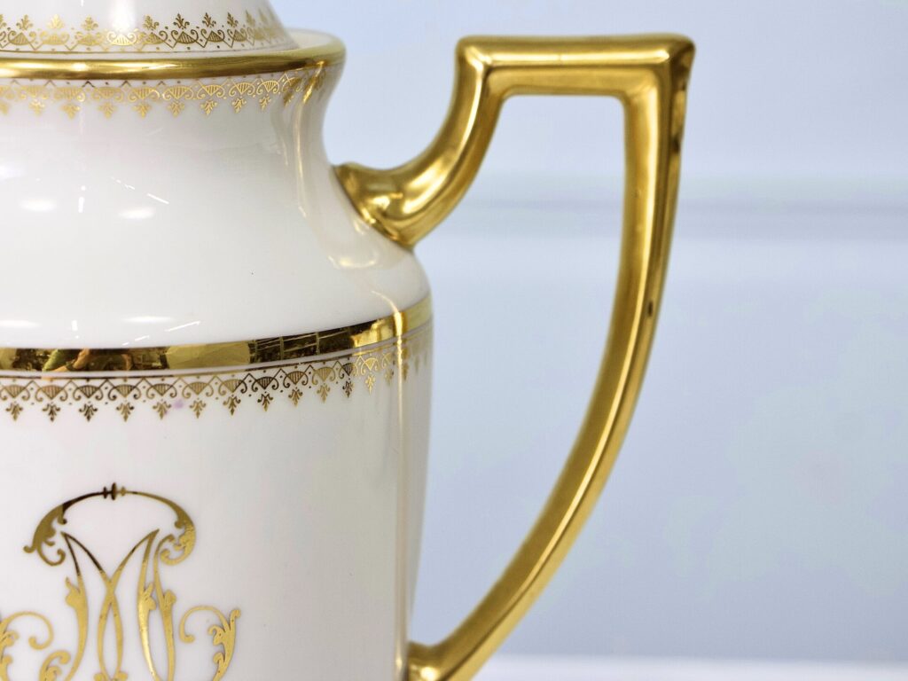 Фарфоровый чайный сервиз P.P. Limoges