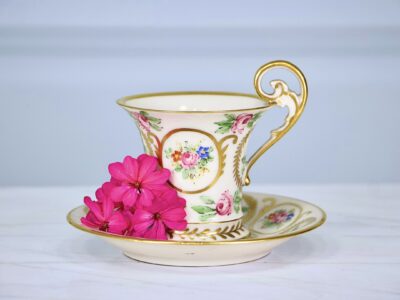 Кофейная пара с цветочным декором