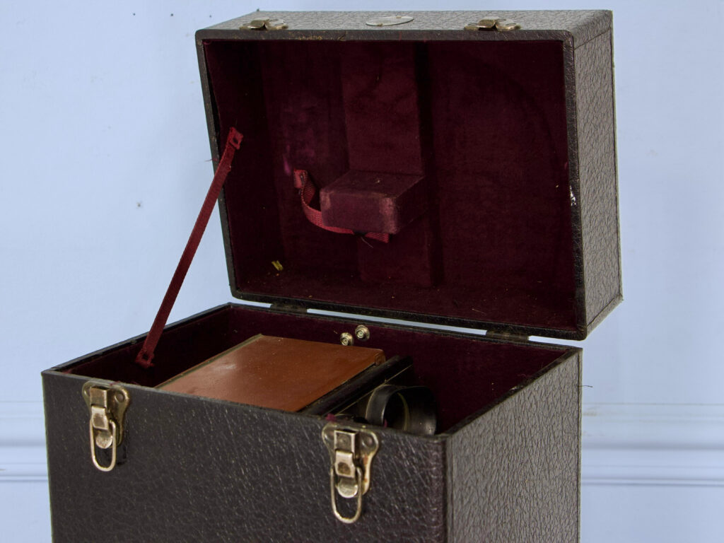 Проєктор Kodak Kodascope Sixteen-10