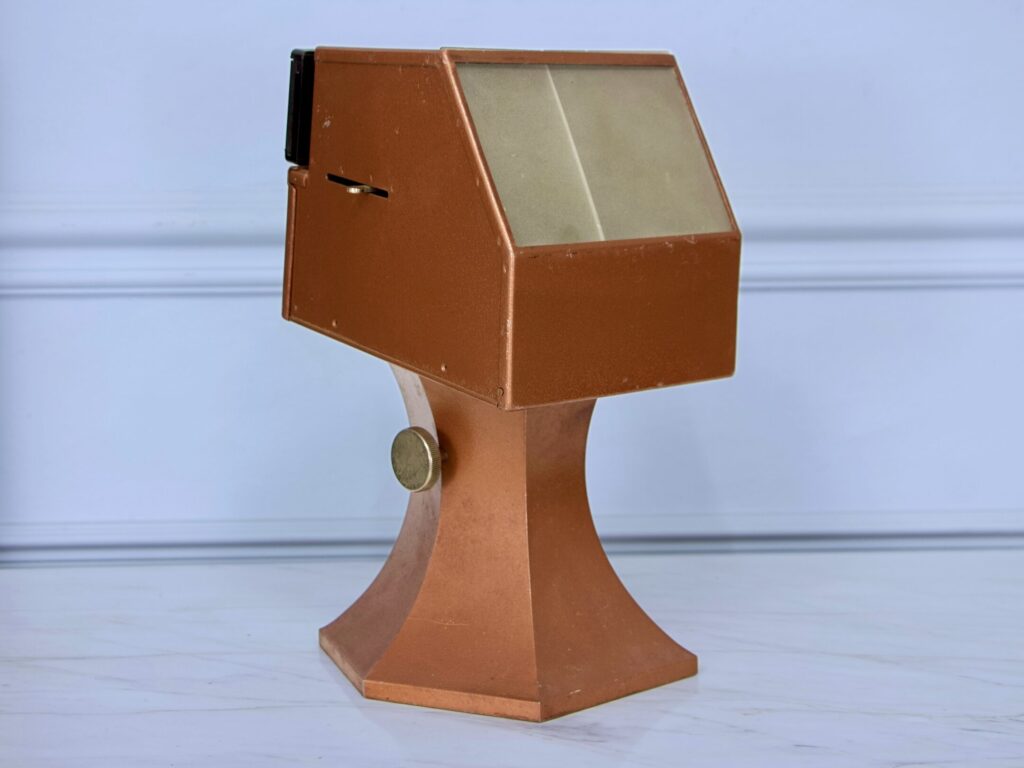 Проєктор Kodak Kodascope Sixteen-10