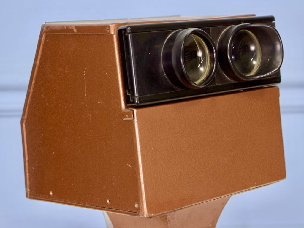 Проєктор Kodak Kodascope Sixteen-10
