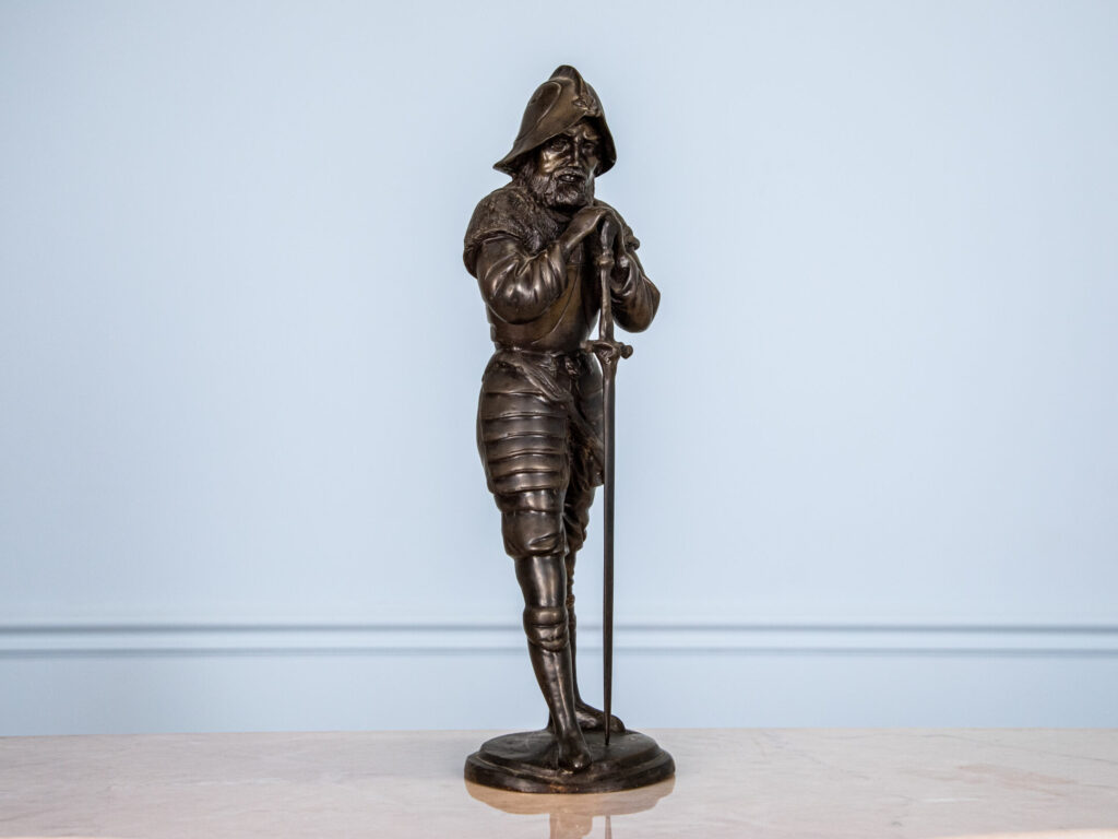 BN4A6071 – копія Скульптура «Гвардієць в обладунках»