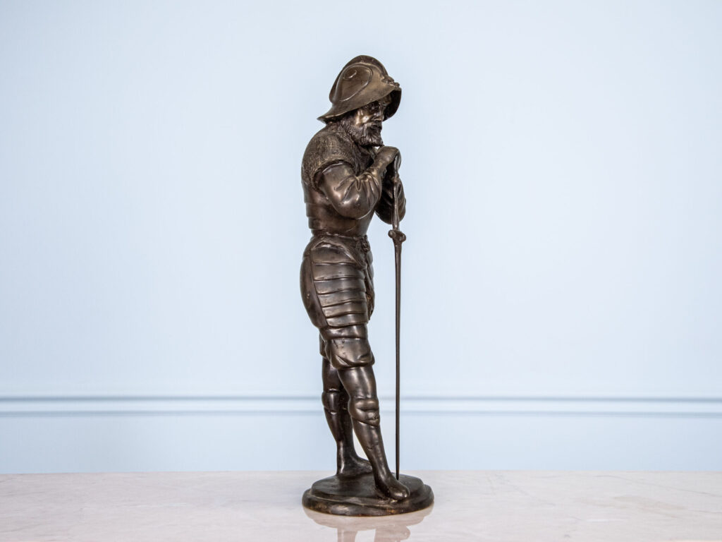 BN4A6075 – копія Скульптура «Гвардієць в обладунках»