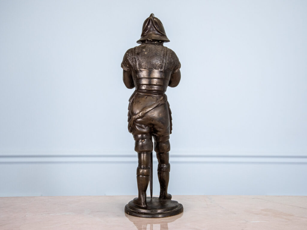 BN4A6077 – копія Скульптура «Гвардієць в обладунках»