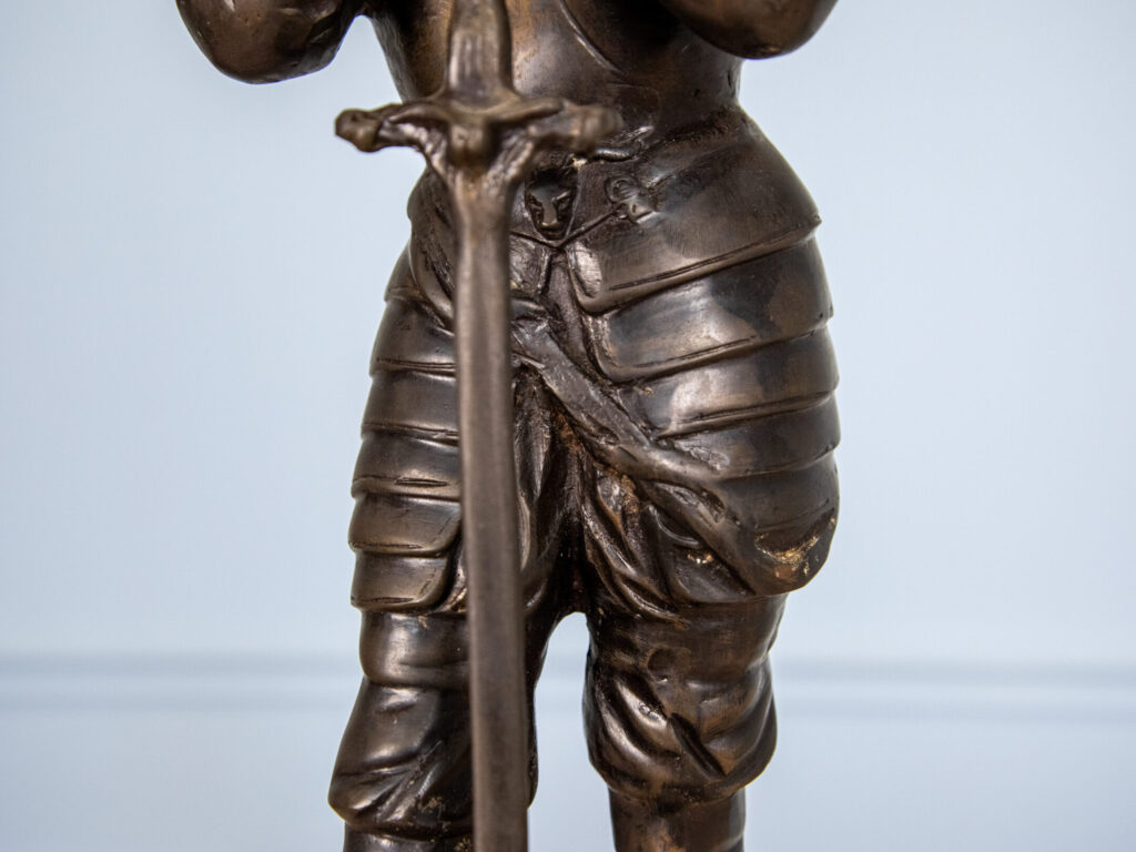 BN4A6087 – копія Скульптура «Гвардієць в обладунках»