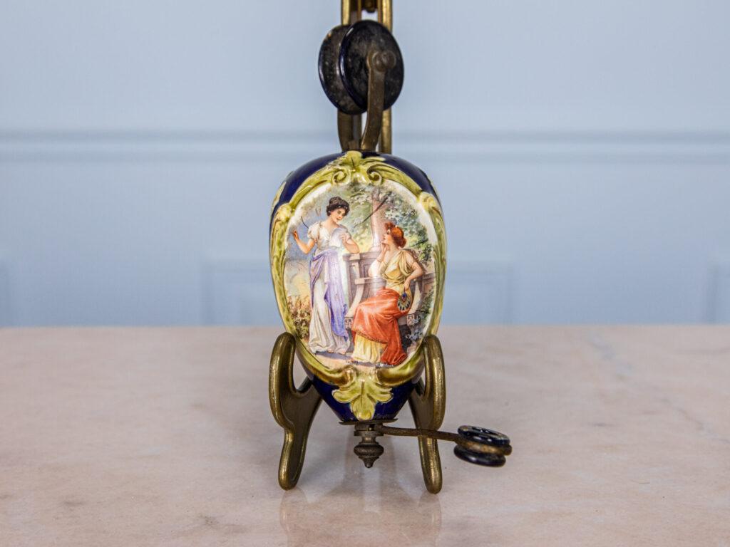 Антикварный фарфоровый противовес для люстры