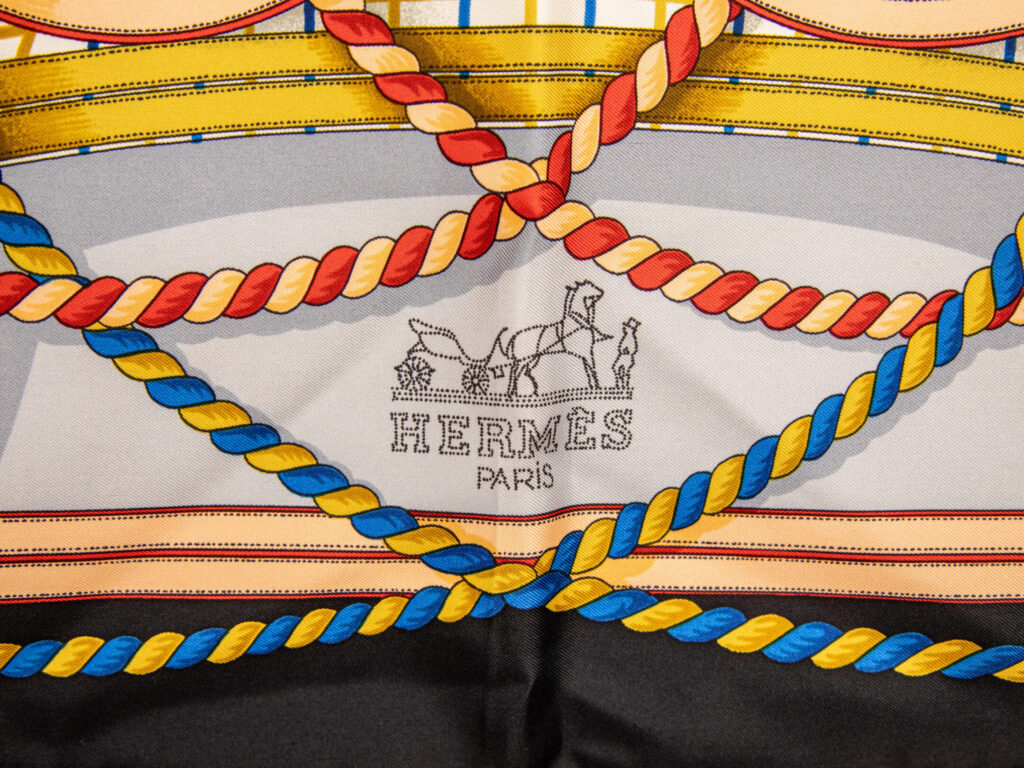 Вінтажна шовкова хустка Hermès Carré 90 «Grand Tenue»