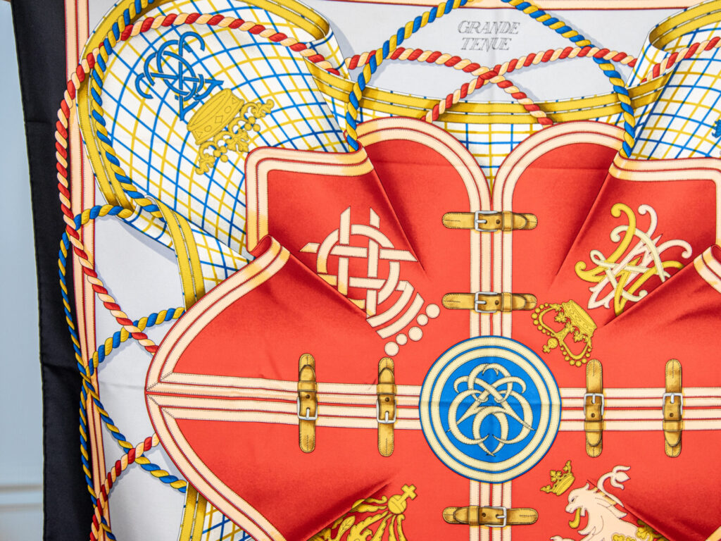 Вінтажна шовкова хустка Hermès Carré 90 «Grand Tenue»