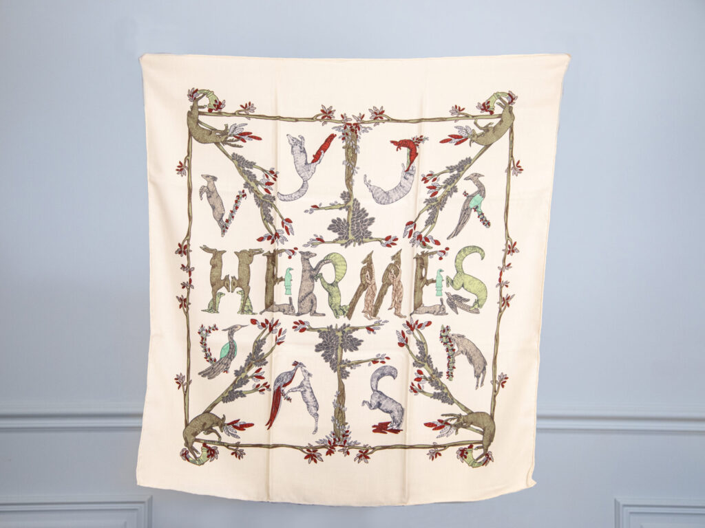 Винтажный шелковый платок Hermès Alphabet III