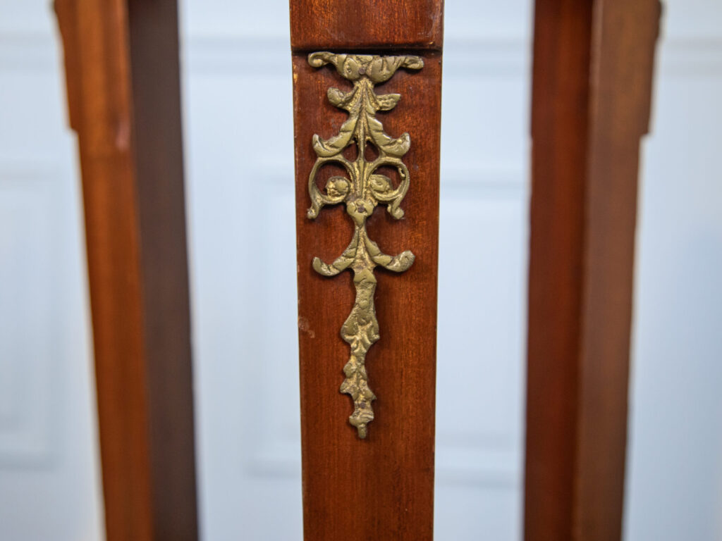 Антикварная подставка в стиле Ампир