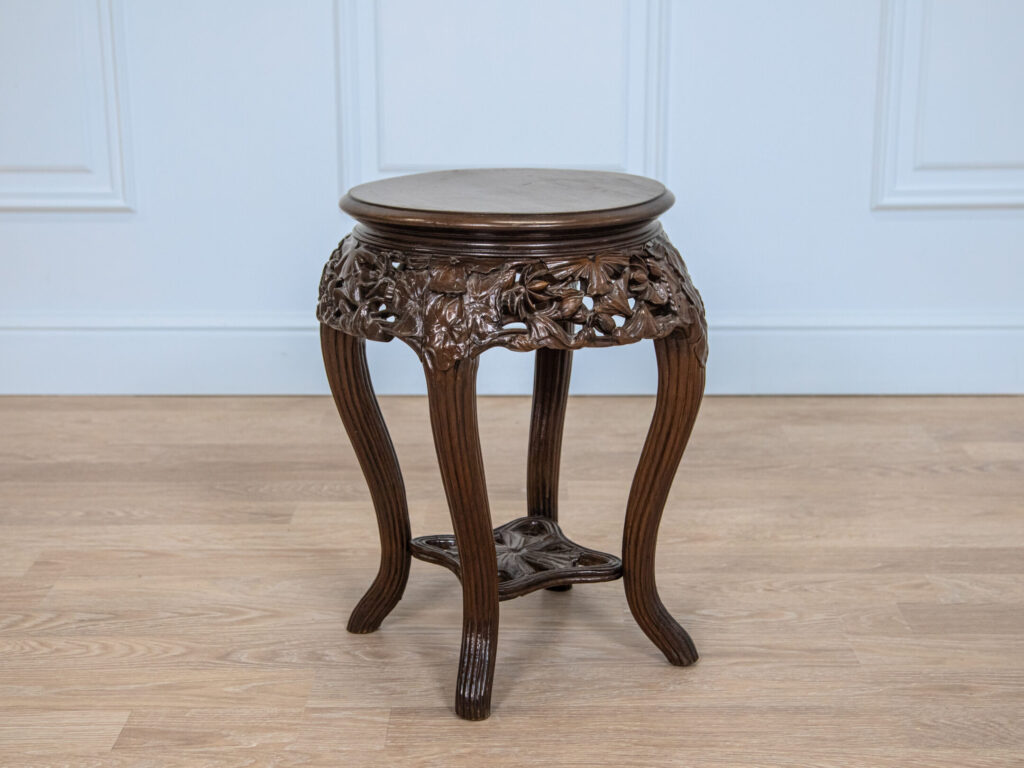 BN4A6604 Антикварный столик в стиле Ар-нуво (Модерн)