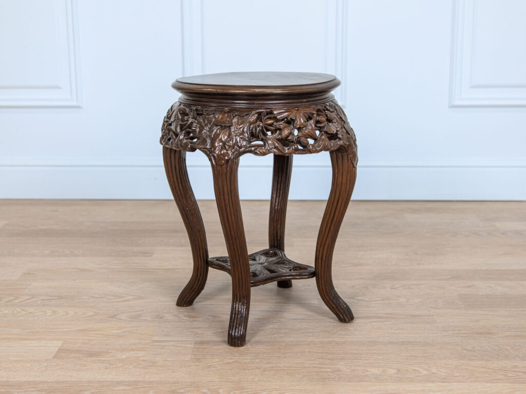 BN4A6608 Антикварный столик в стиле Ар-нуво (Модерн)